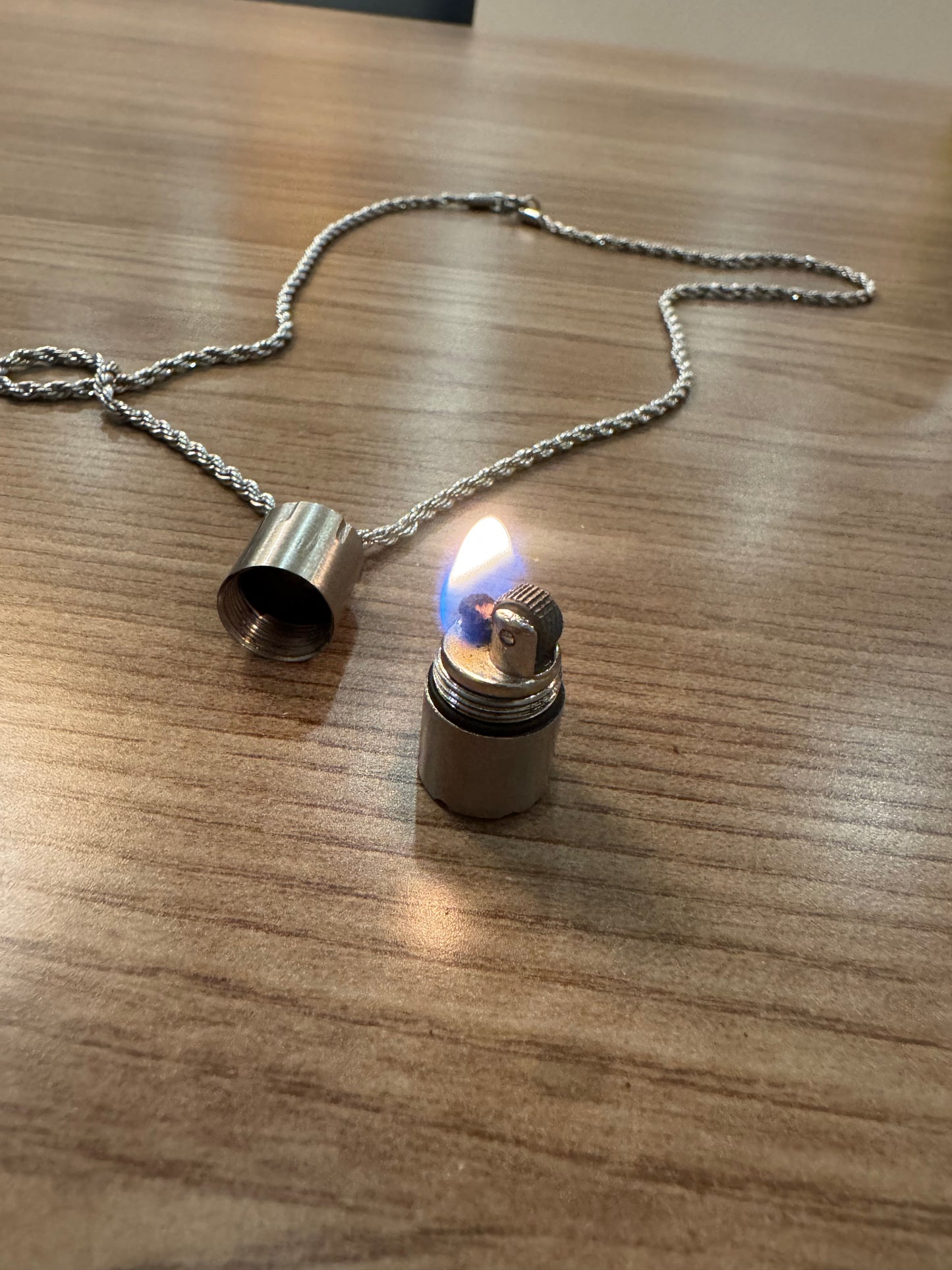 LIGHTER CHAIN