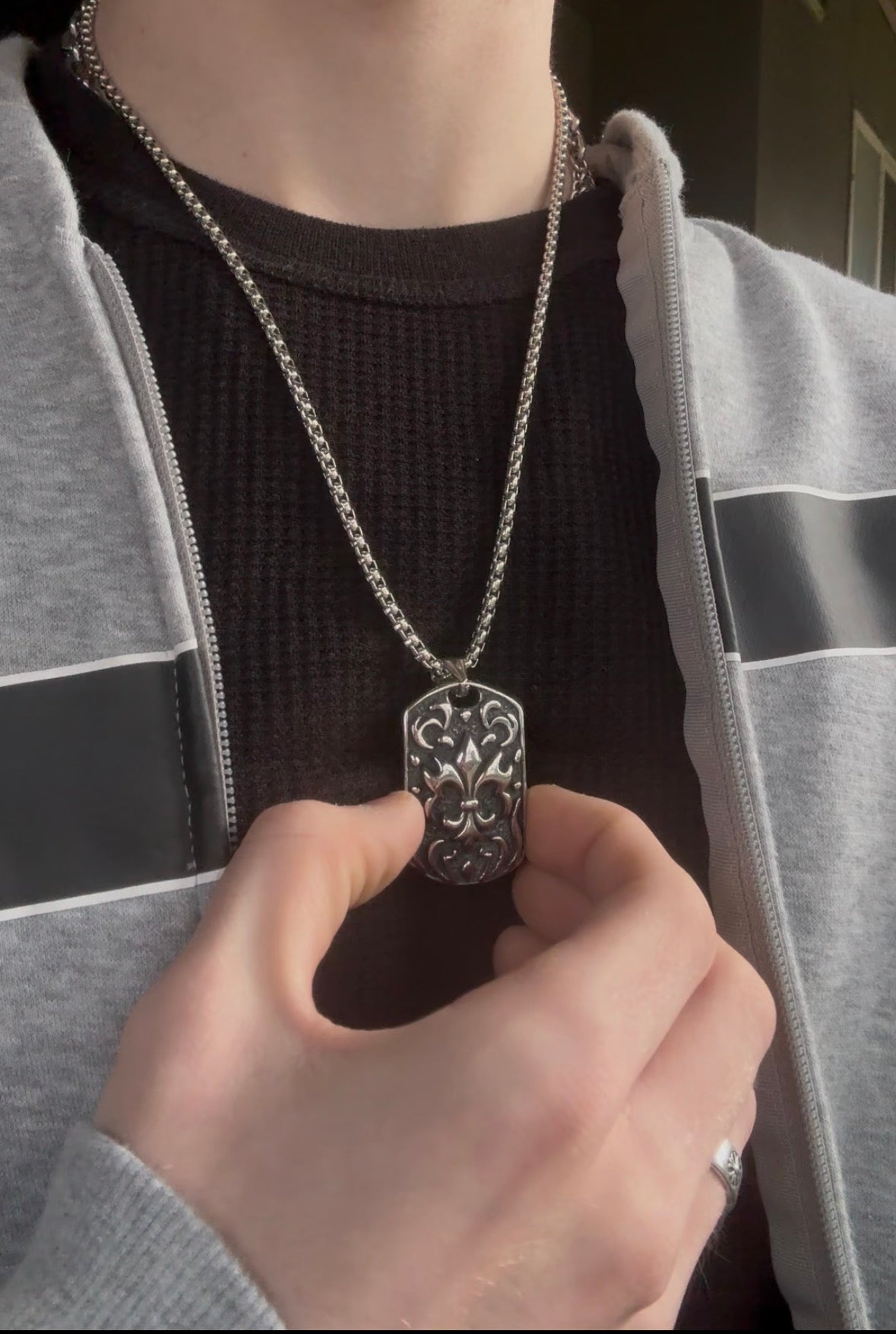 FLEUR-DE-LIS SHIELD NECKLACE
