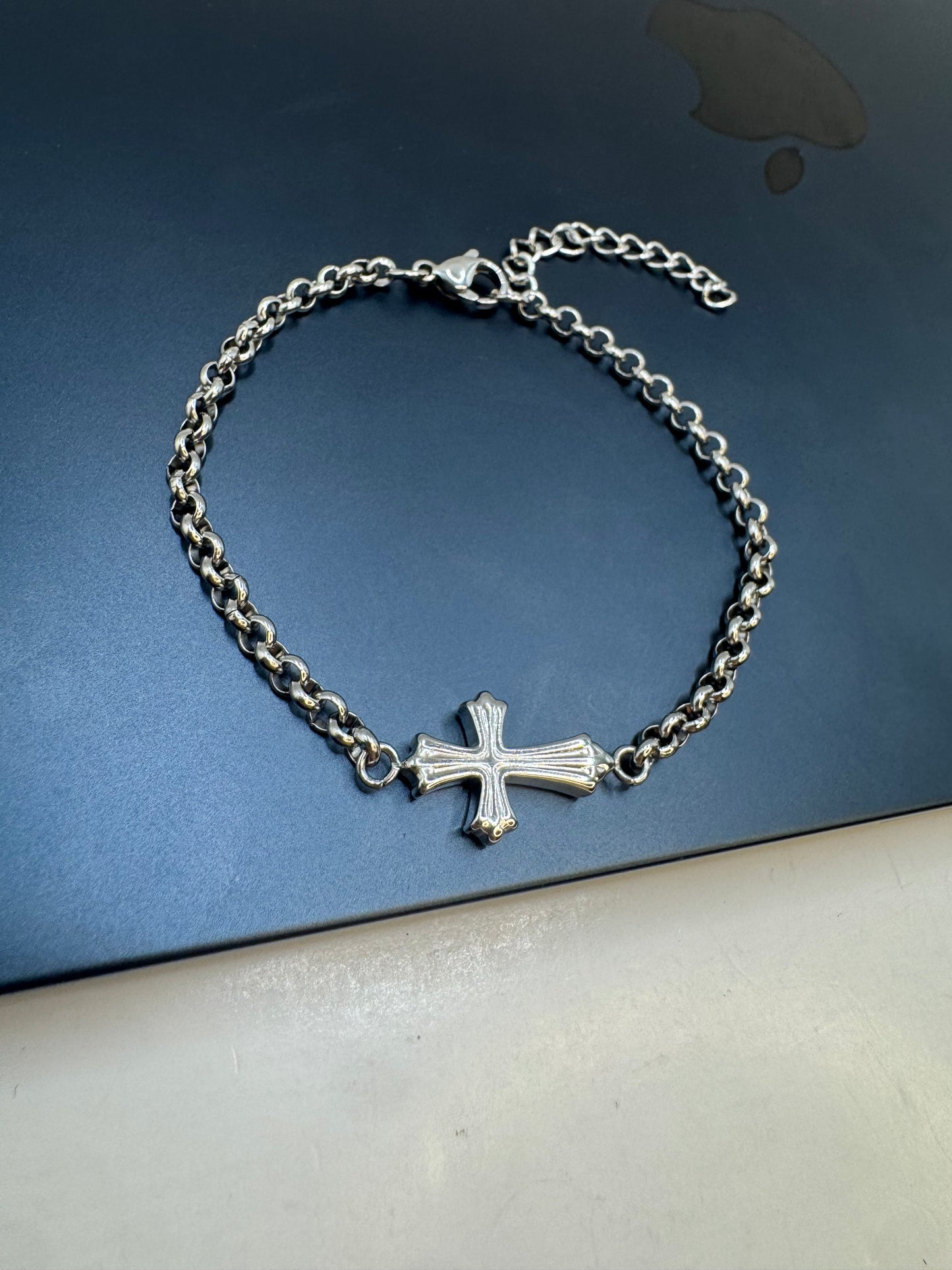 SILVER DIAMOND CROSS BRACELET