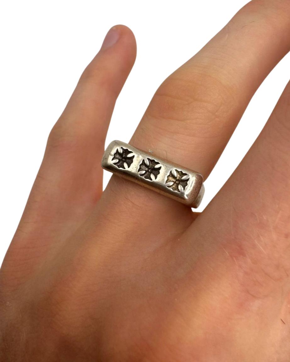 SILVER TRIPLE CROSS RING