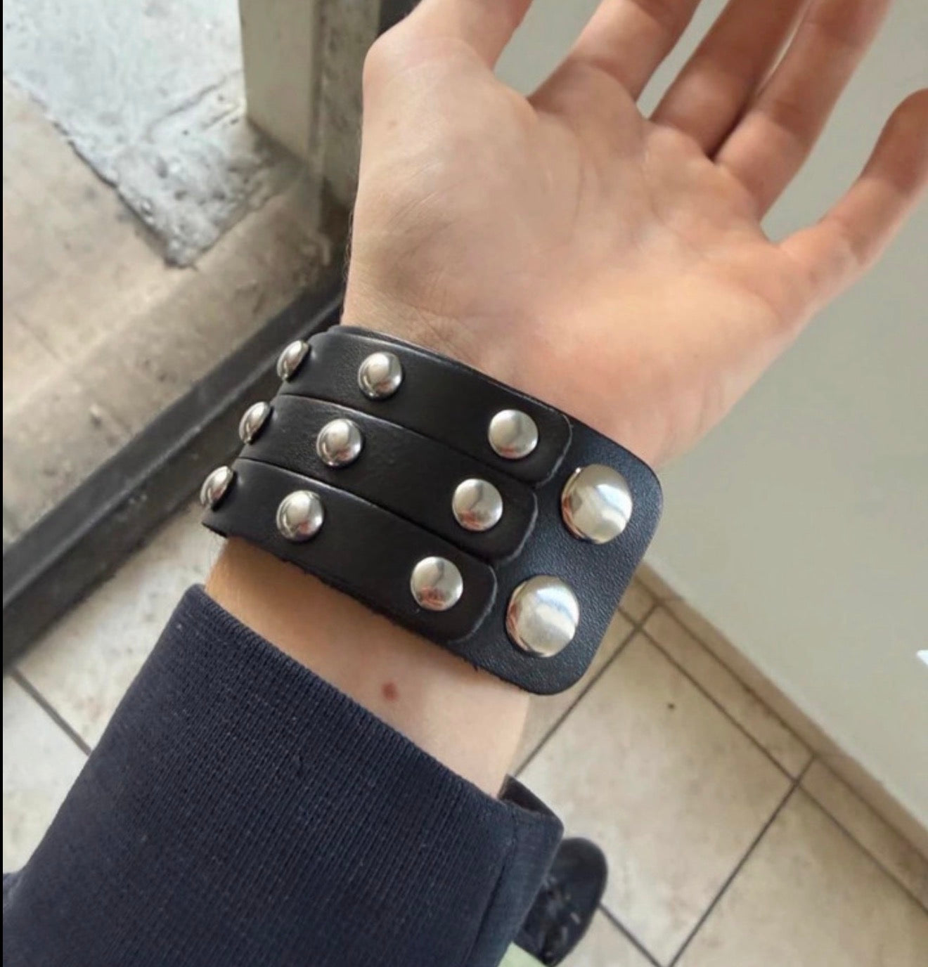 STUDDED LEATHER BRACELET
