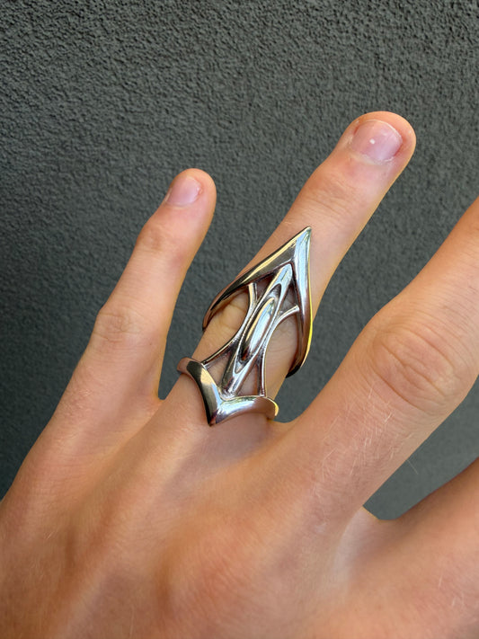VOID FANG RING