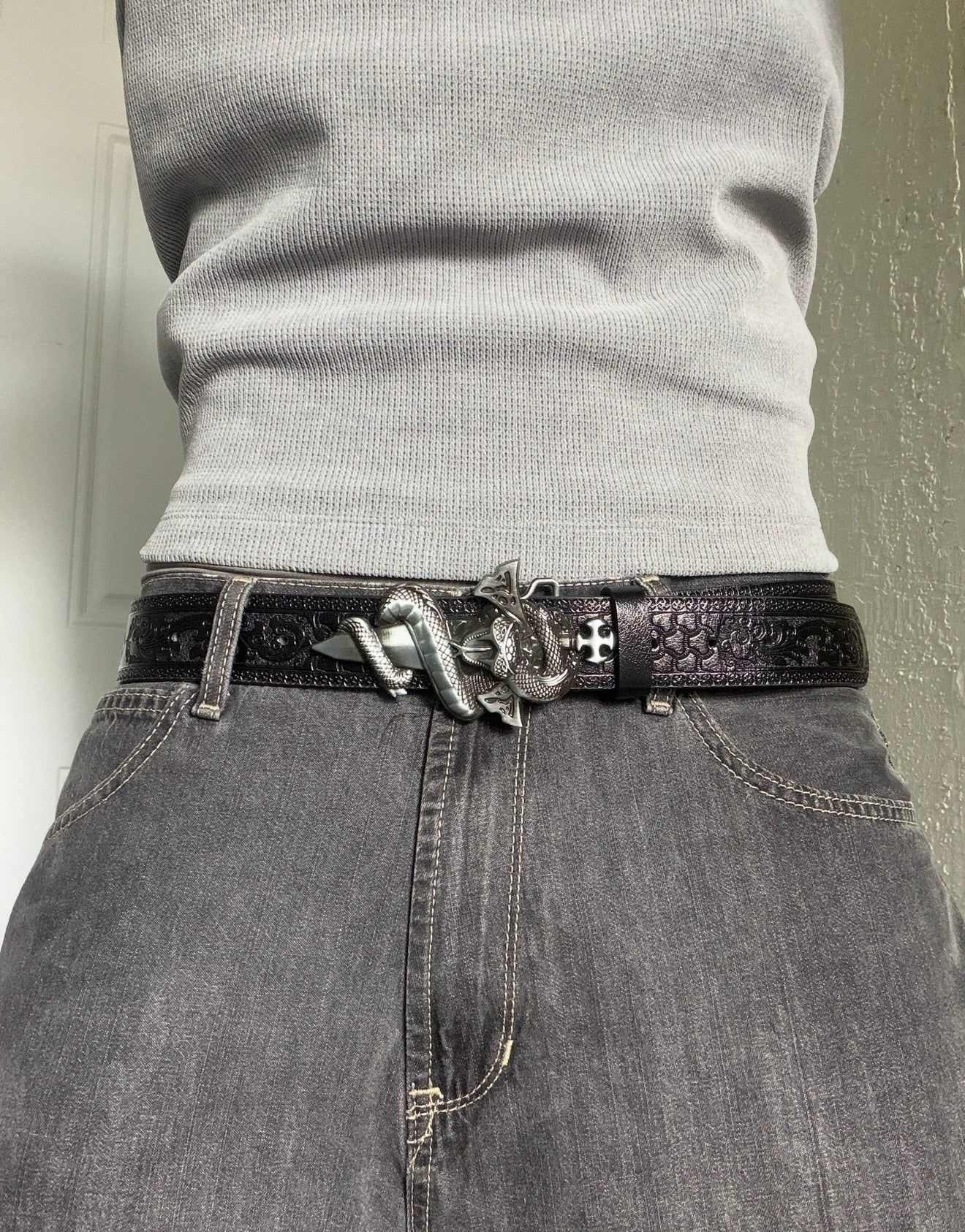 SNAKE DAGGER BUCKLE