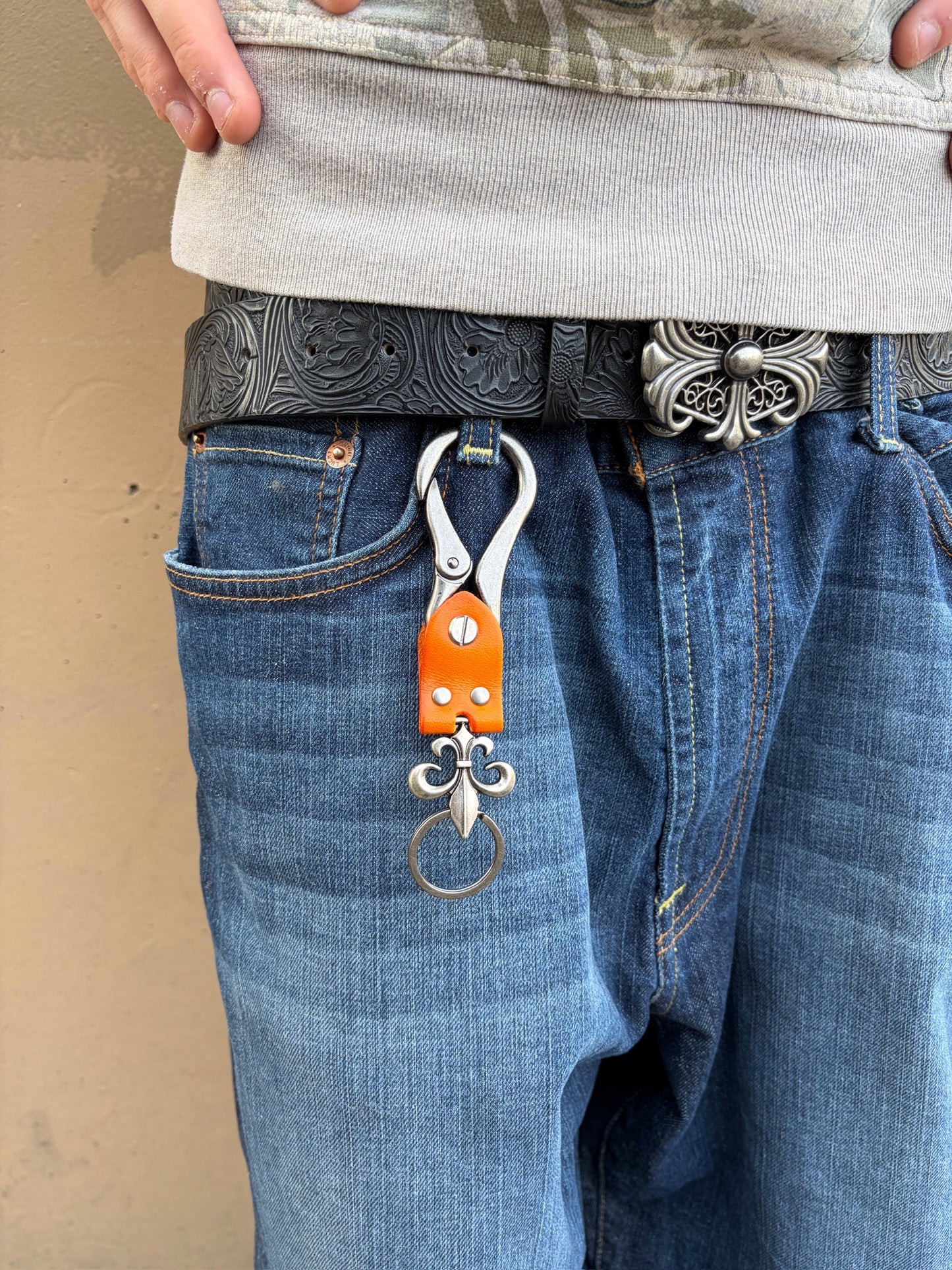 ORANGE FLEUR DE LIS KEYCHAIN